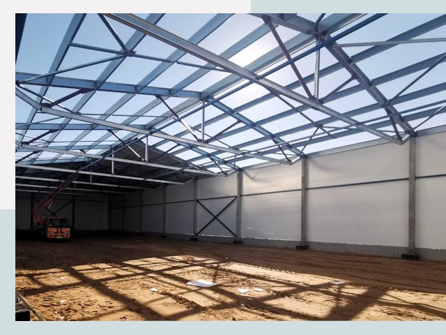 Строительство сенохранилищ в Боровичах