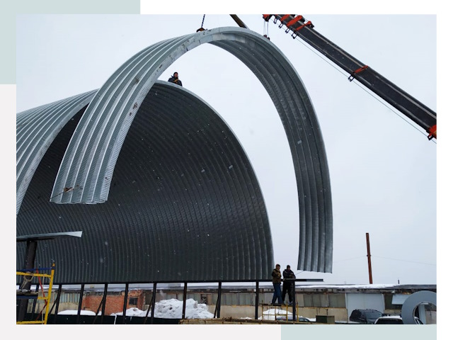 Полукруглые ангары в Боровичах