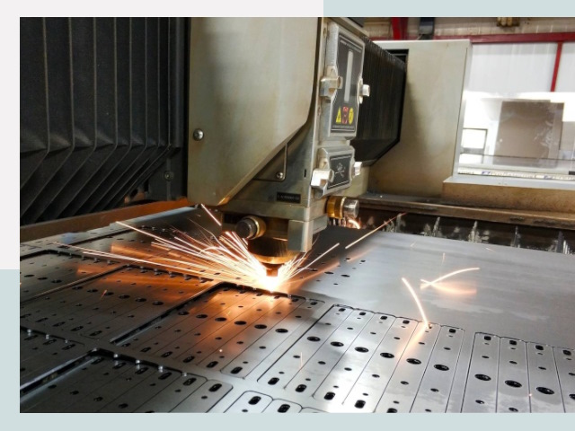 Лазерная резка металла в Боровичах от 625 руб.
